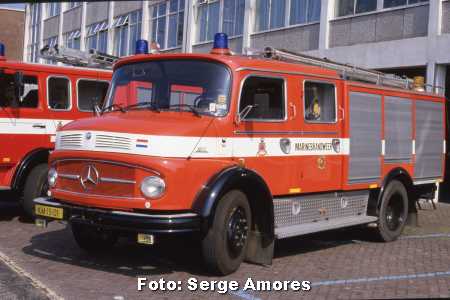 0078-01-Mercedes-Benz LF 911 TS 1975