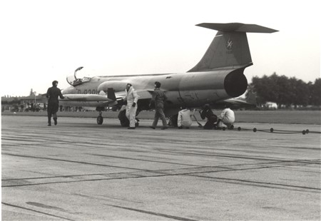 kar-104-1972GilzeRijenF-104Kabel-03
